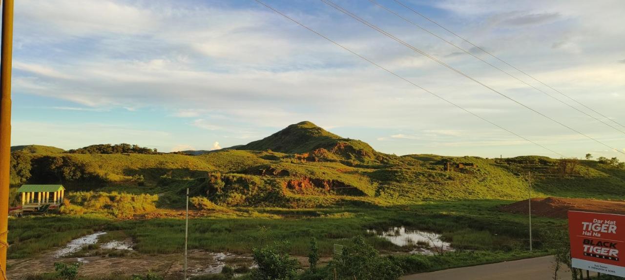 Lavender Guesthouse Cherrapunji Bagian luar foto